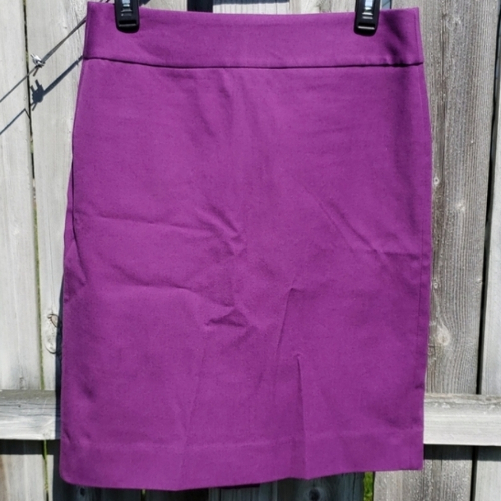 Stretch Pencil Skirt by Banana Republic in Bright Lilac Purple Color